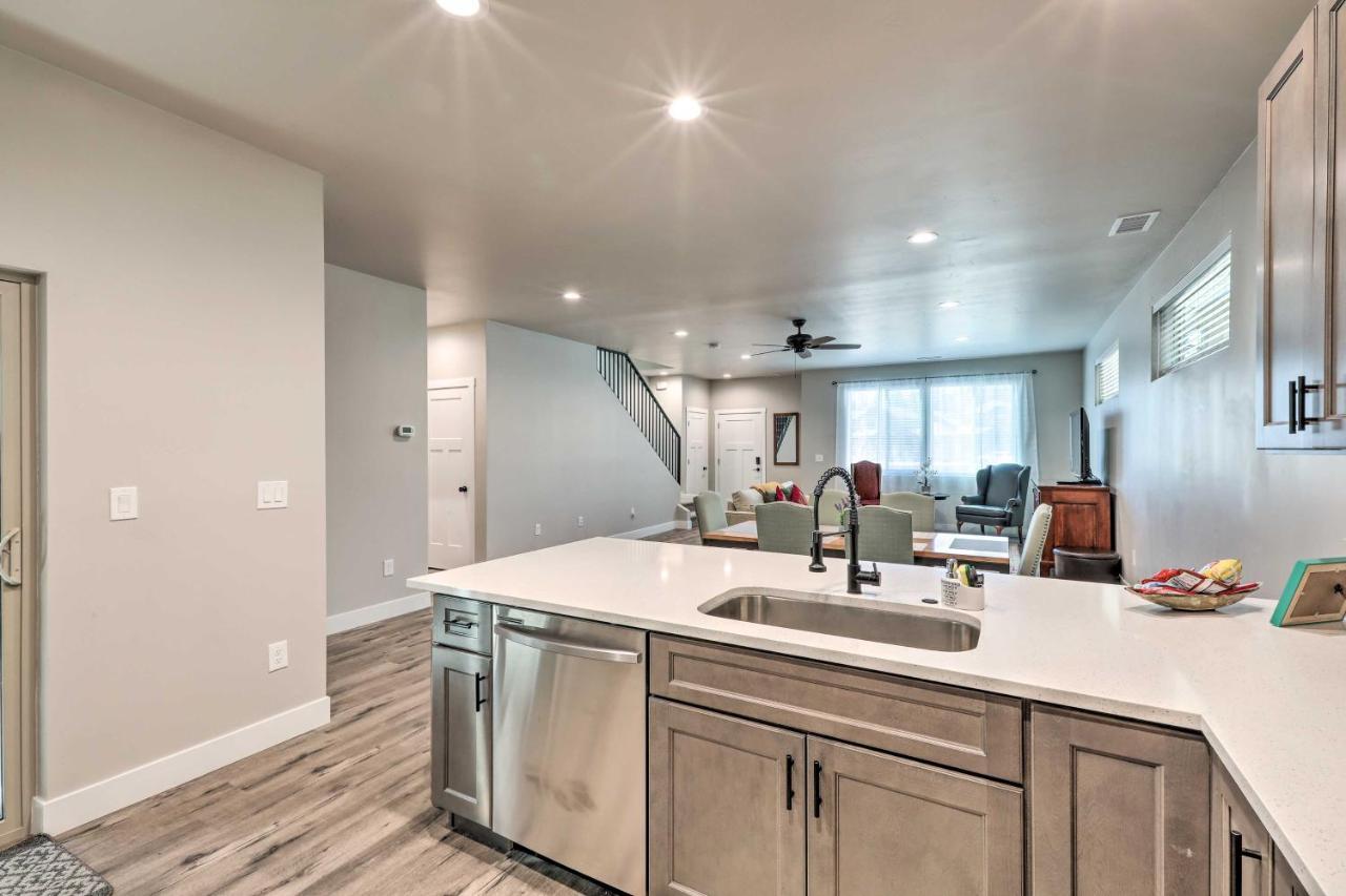 Modern Flagstaff Home, 4 Mi To Downtown! エクステリア 写真